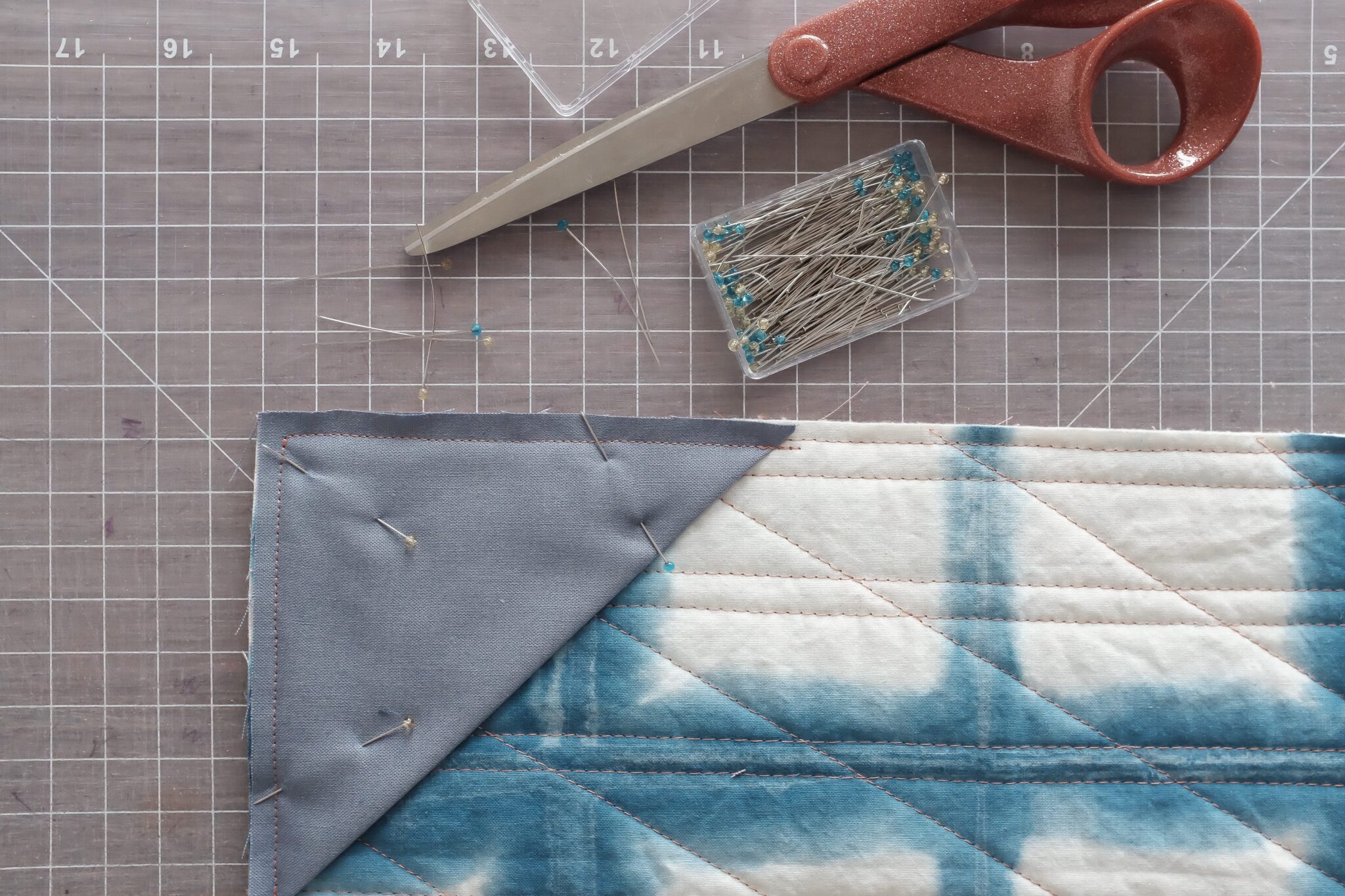 Learn to Decorate Your Home with Quilts as Wall Hangings