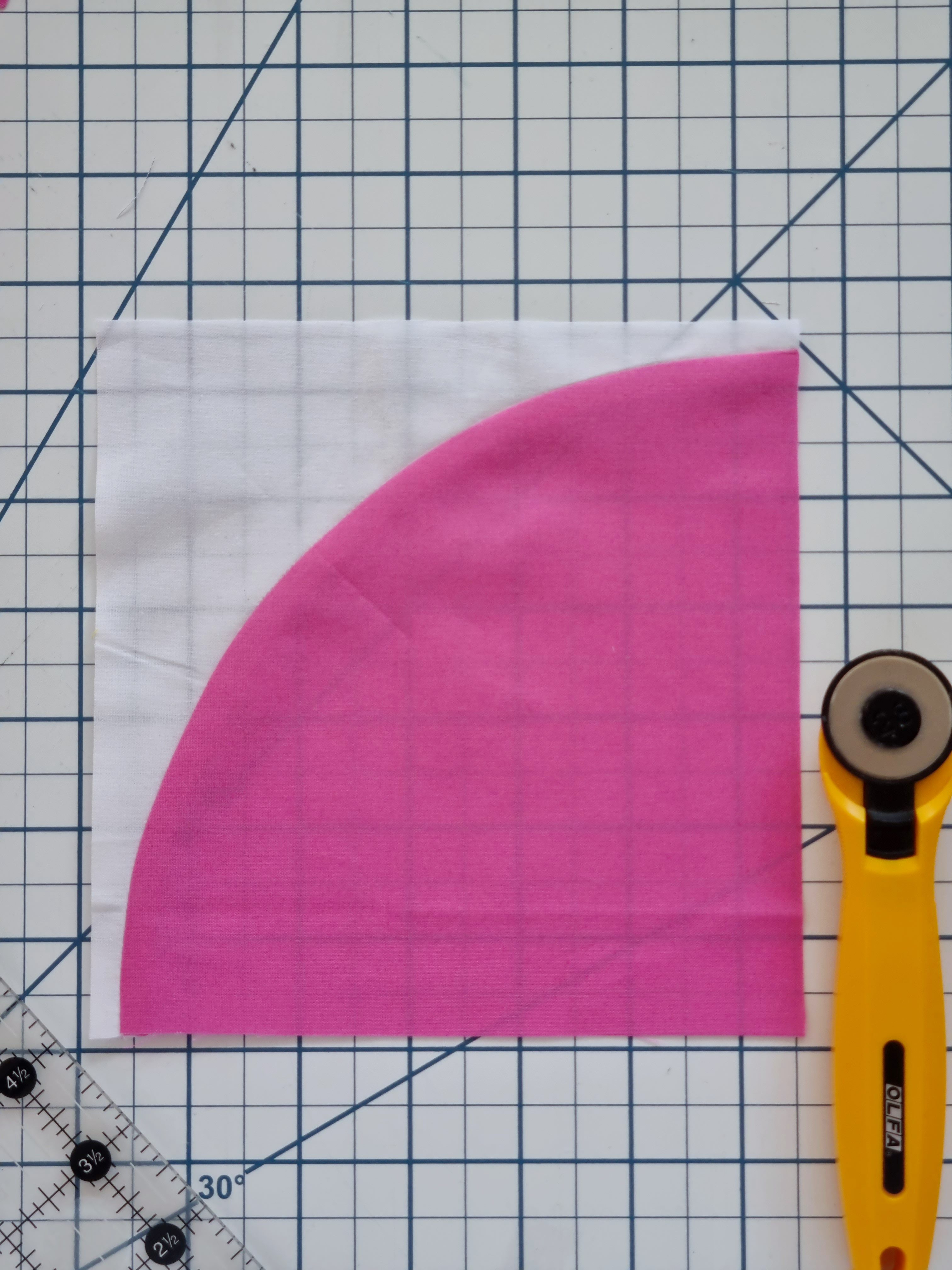 Tips on Sewing a Curved Quilt Quilters Candy